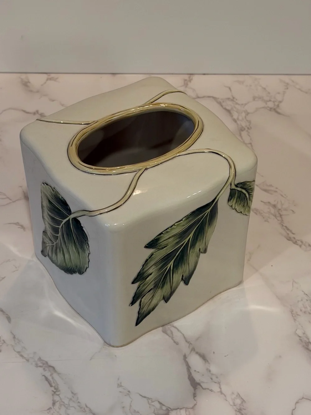 Fitz & Floyd Manhattan Garden Ceramic Tissue Box Cover Hand Painted Leaf Design